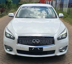 Nissan Fuga 2018 White