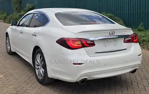 Nissan Fuga 2018 White