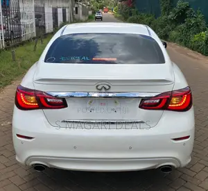 Nissan Fuga 2018 White