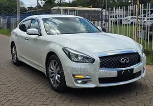 Nissan Fuga 2018 White