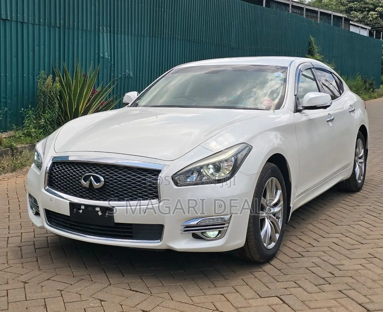 Nissan Fuga 2018 White