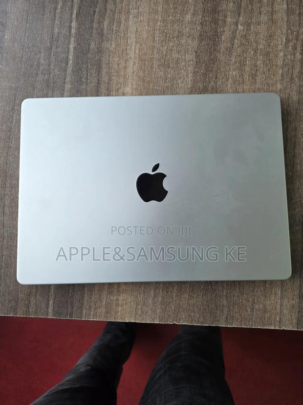 Laptop Apple MacBook Pro M1 16GB Apple M1 Pro SSD 1T