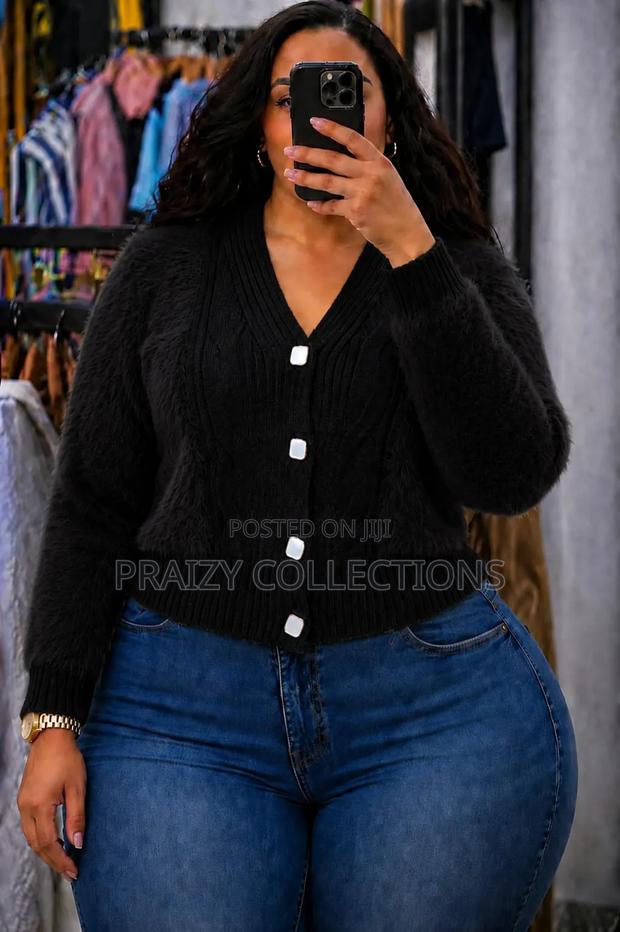 Classy Fur Sweater/Cardigan - thumbnail 4