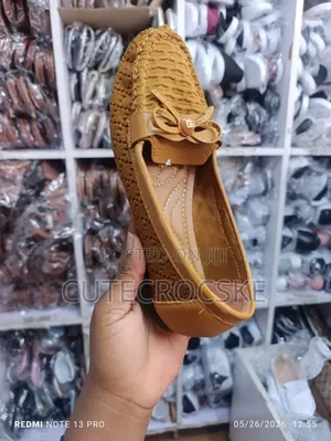 Trendy Women Flat Shoes