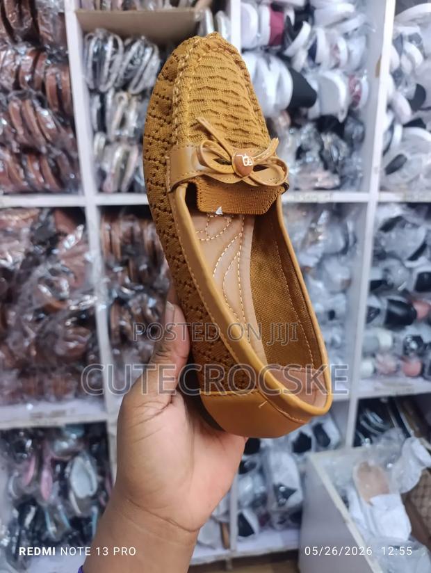 Trendy Women Flat Shoes