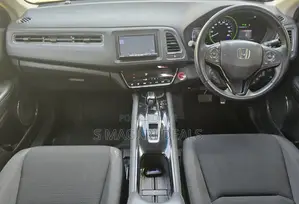 Honda Vezel 1.5 Hybrid 2WD 2018 Red