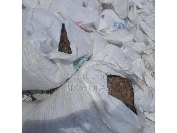 Organic Chicken Poultry Manure - thumbnail 2