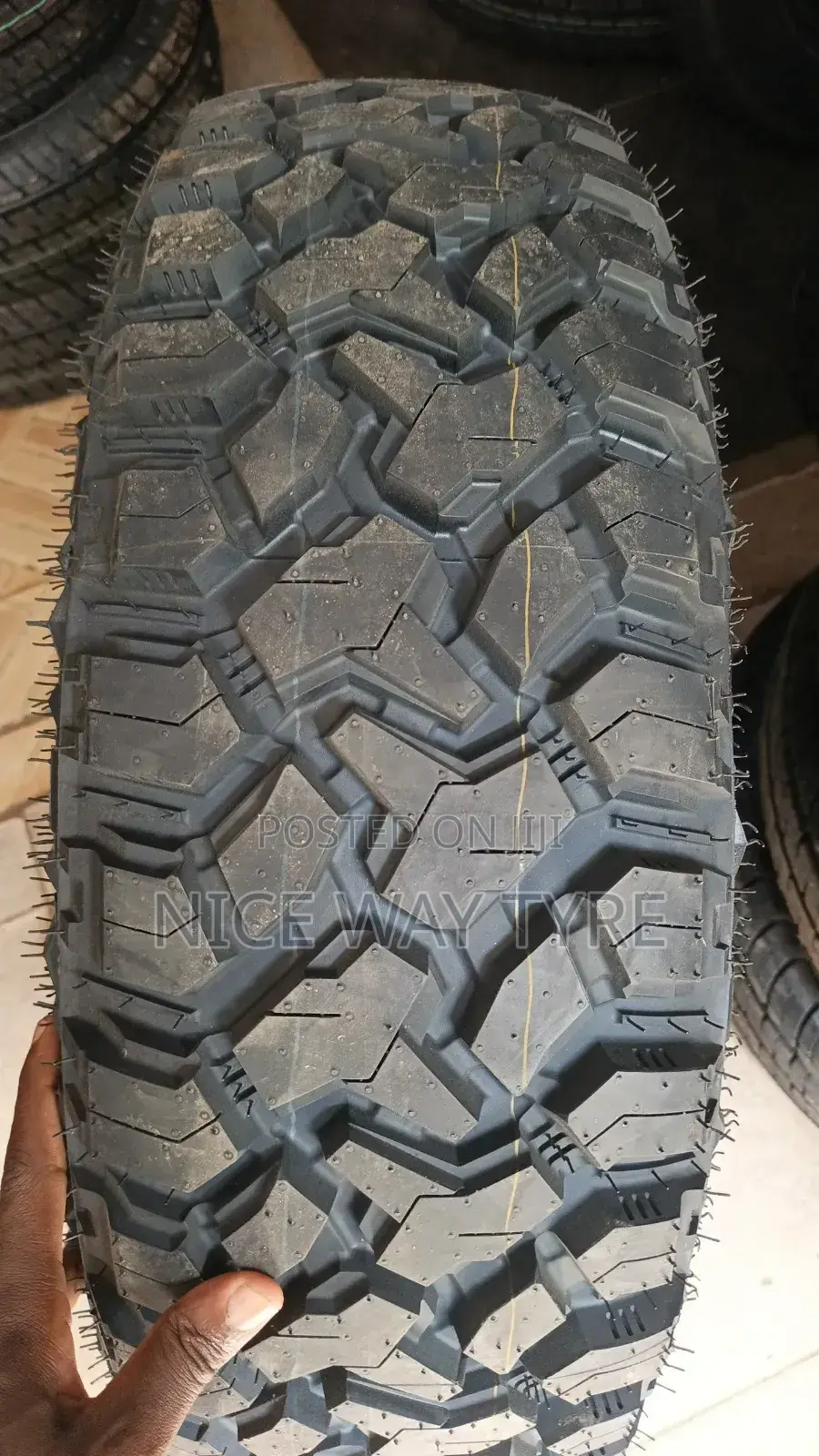 31×10r15 LCH 10ply