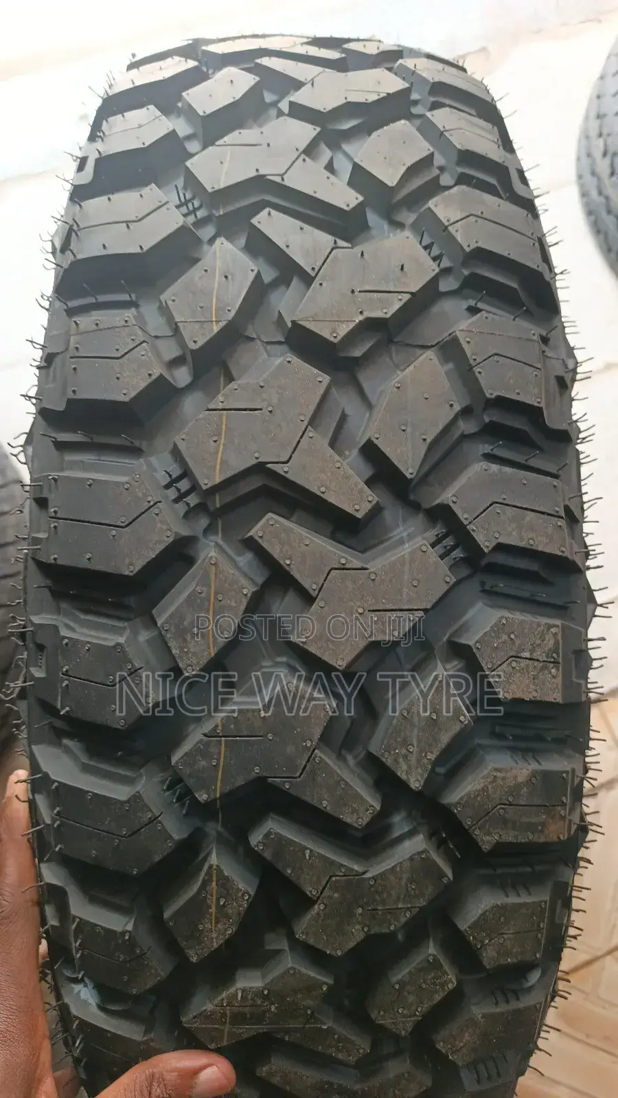 31×10r15 LCH 10ply