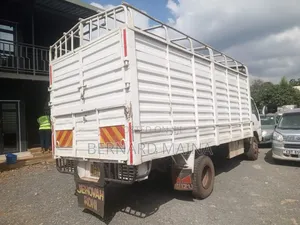 Isuzu NPR 2018 Model
