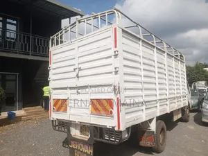 Isuzu NPR 2018 Model
