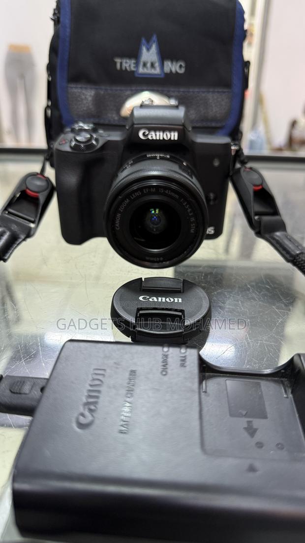 Canon Eos M50 - main view