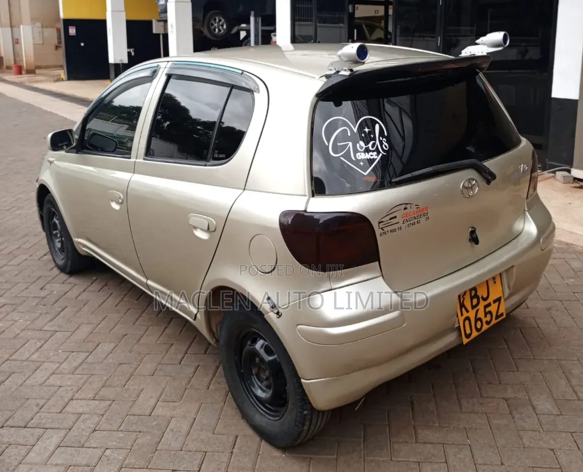 Toyota Vitz 2002 Gold
