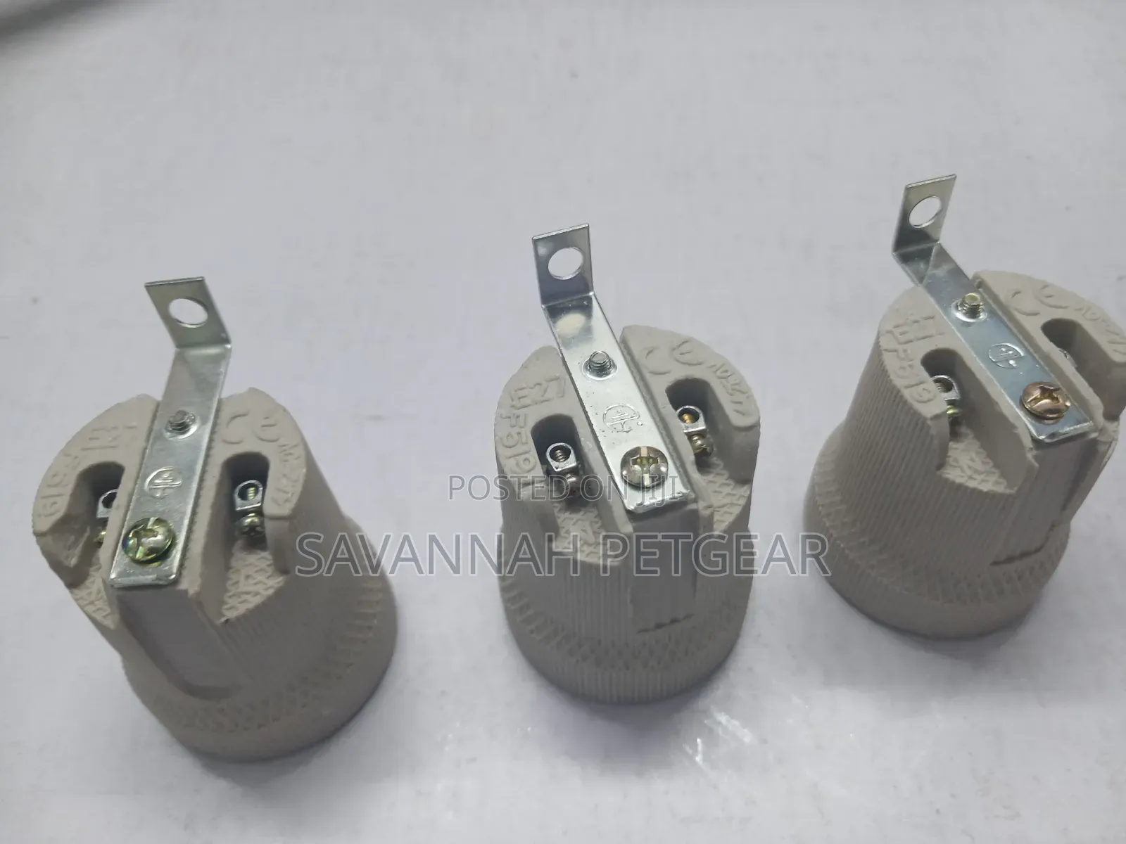 Ceramic E27 Lamp Holders With Metal Mounting Brackets For Brooder Lamp