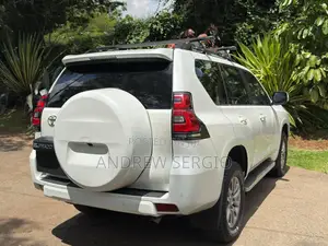 Toyota Land Cruiser Prado 2.8 2021 White