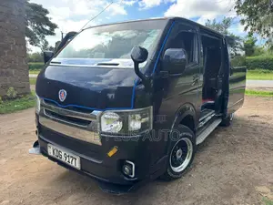 Toyota HiAce 2014 Black