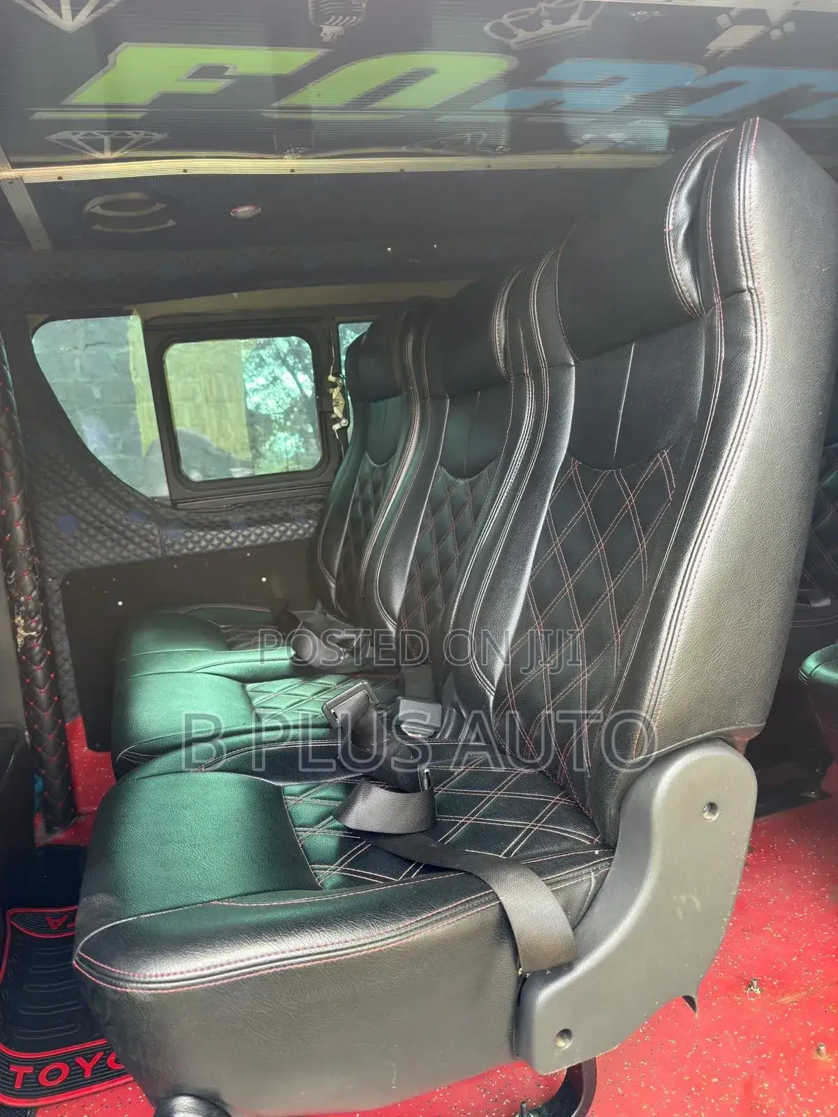Toyota HiAce 2014 Black