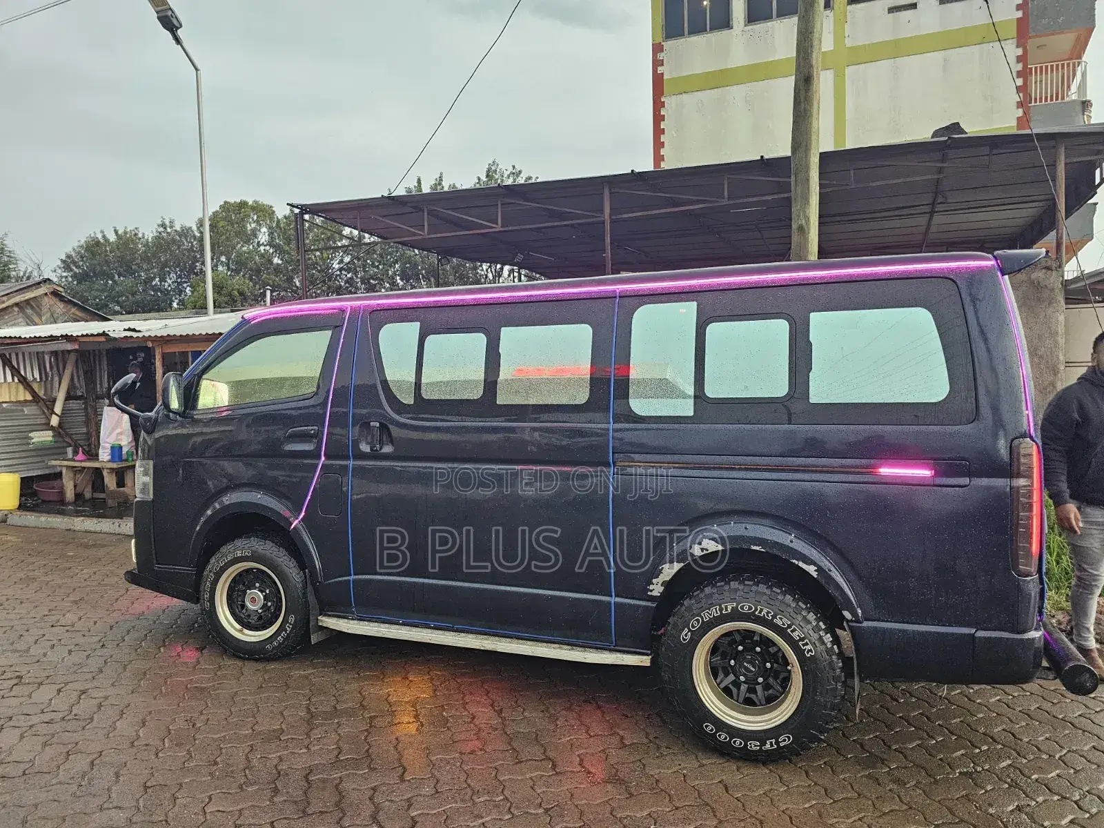 Toyota HiAce 2014 Black