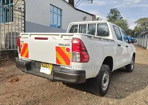 Toyota Hilux 2019 White