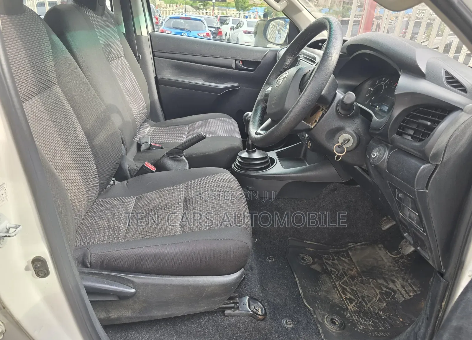 Toyota Hilux 2019 White