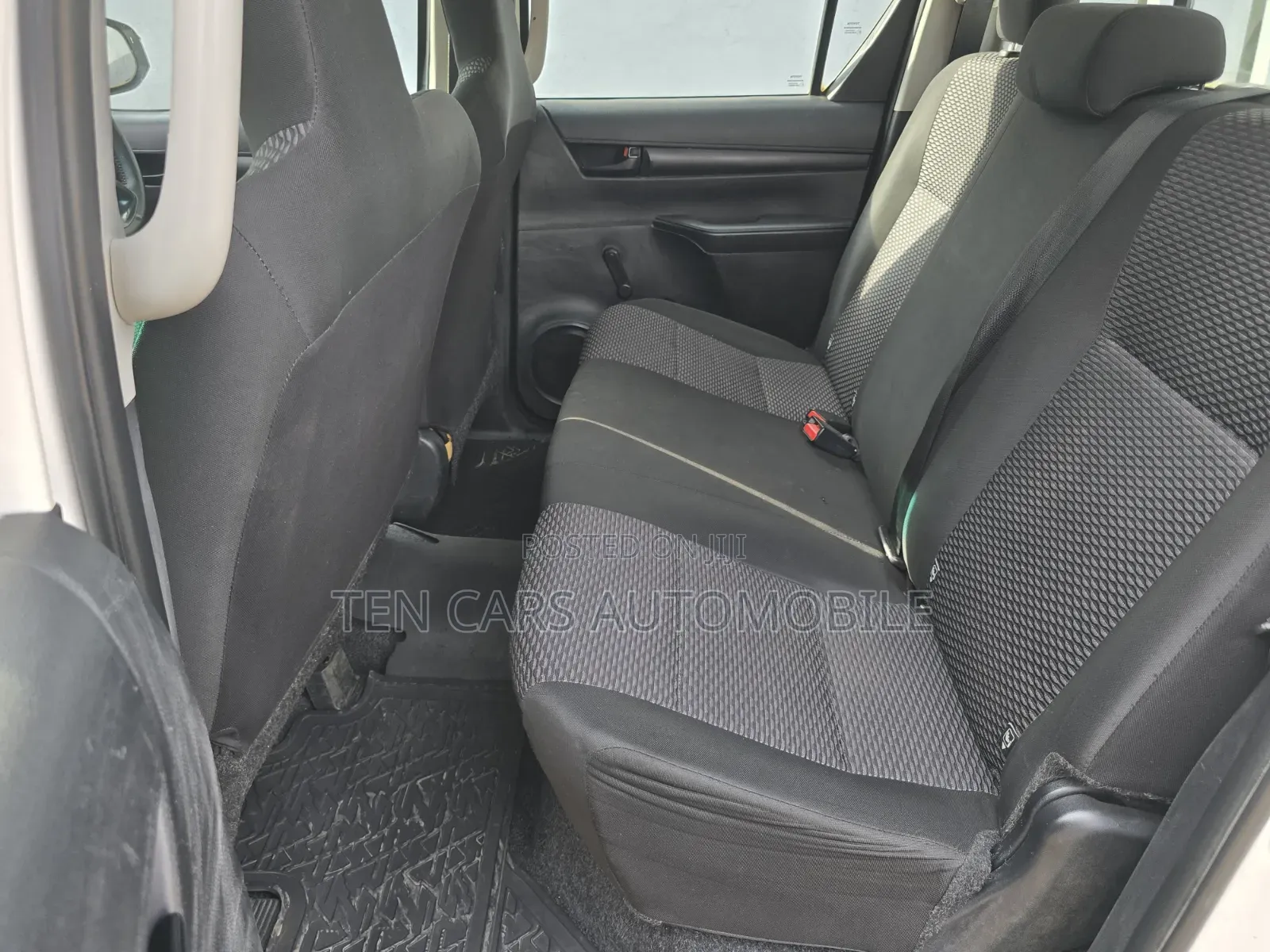 Toyota Hilux 2019 White