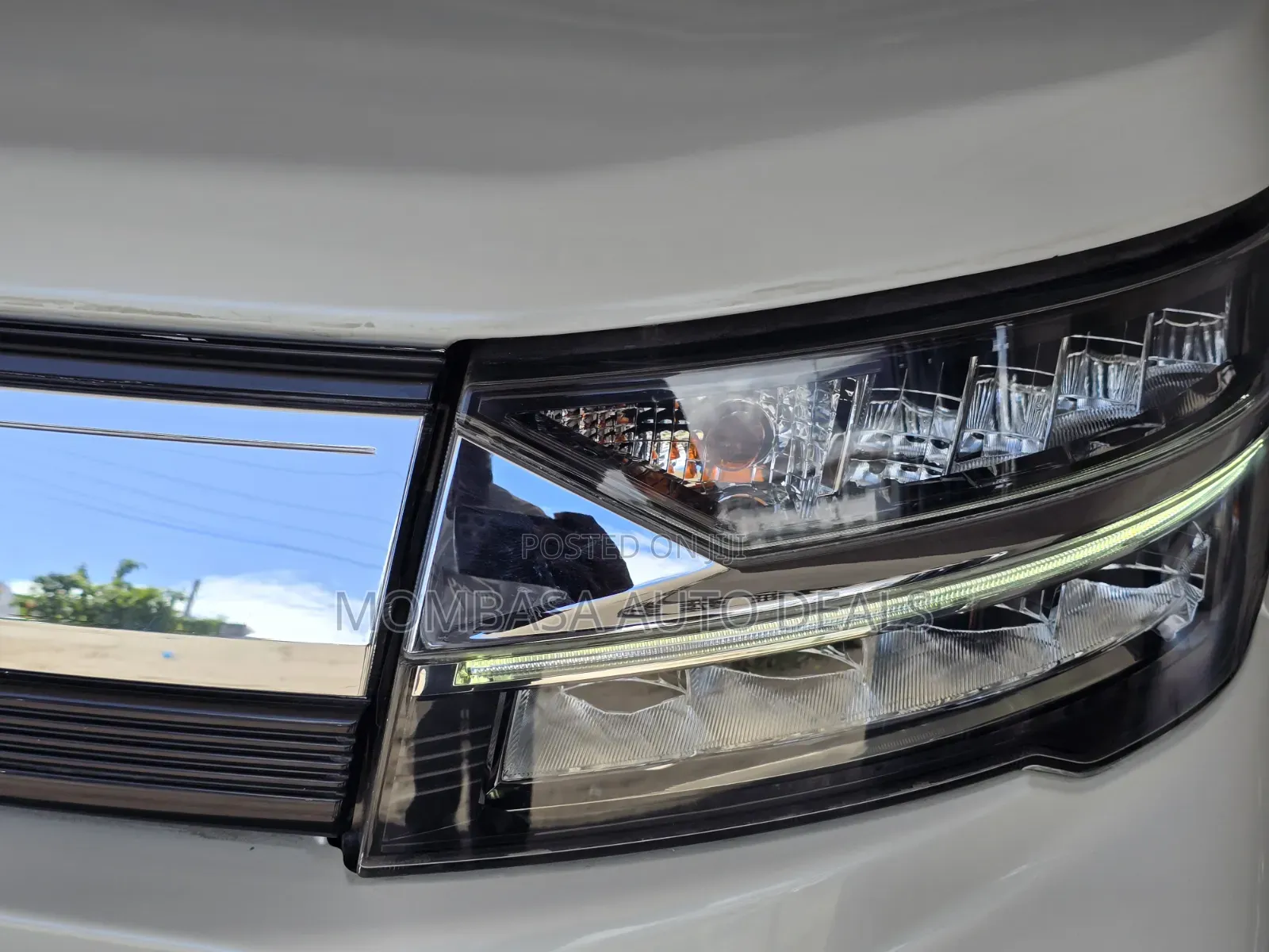 Daihatsu Move 2019 White
