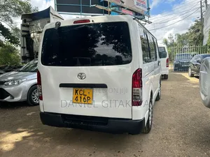 Toyota HiAce 2011 White