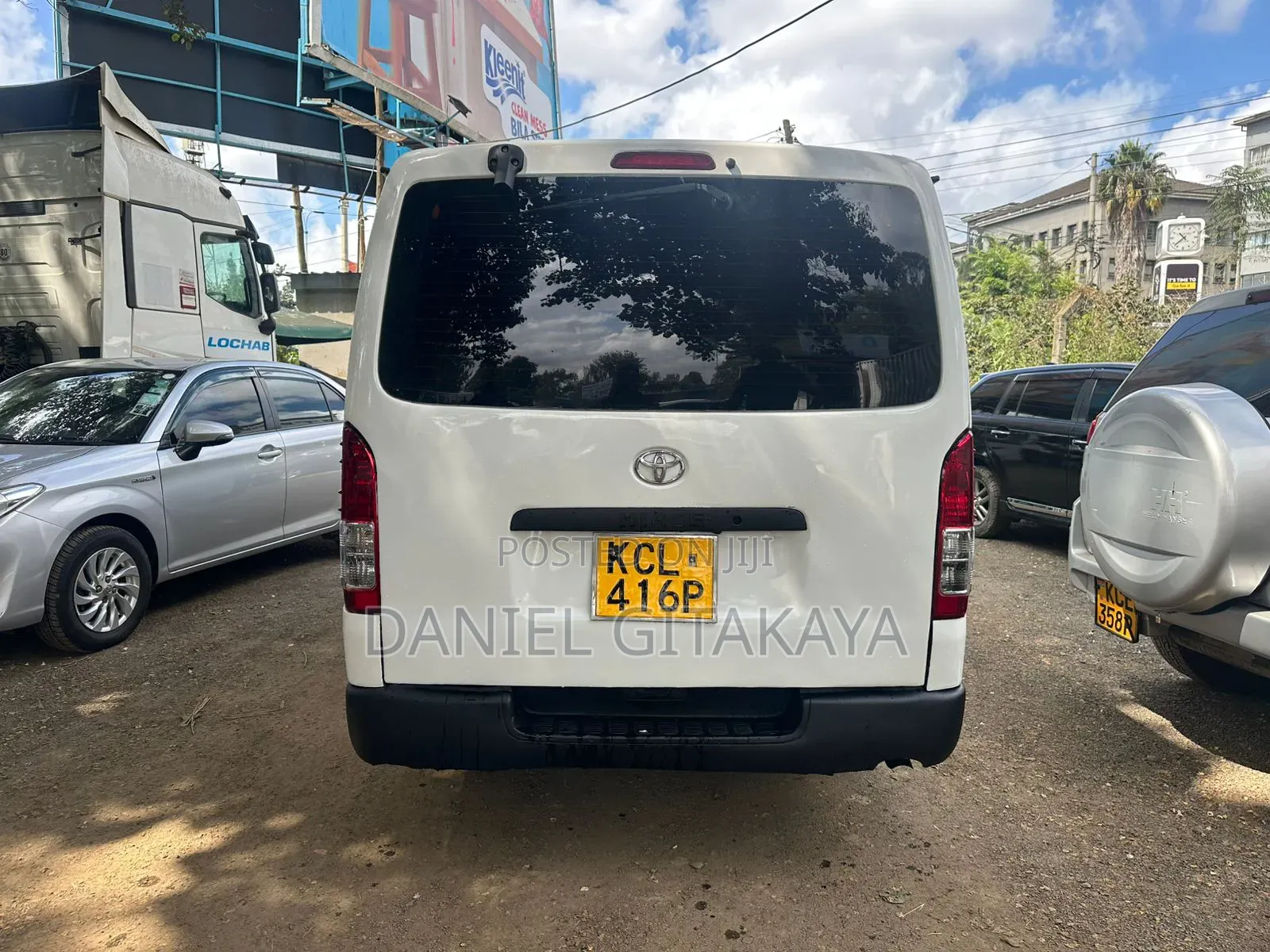 Toyota HiAce 2011 White