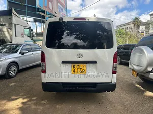 Toyota HiAce 2011 White
