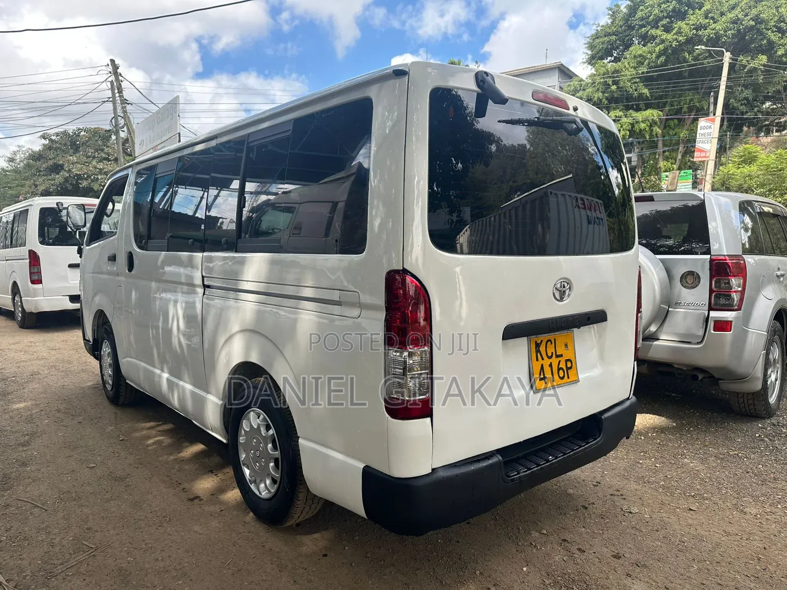 Toyota HiAce 2011 White