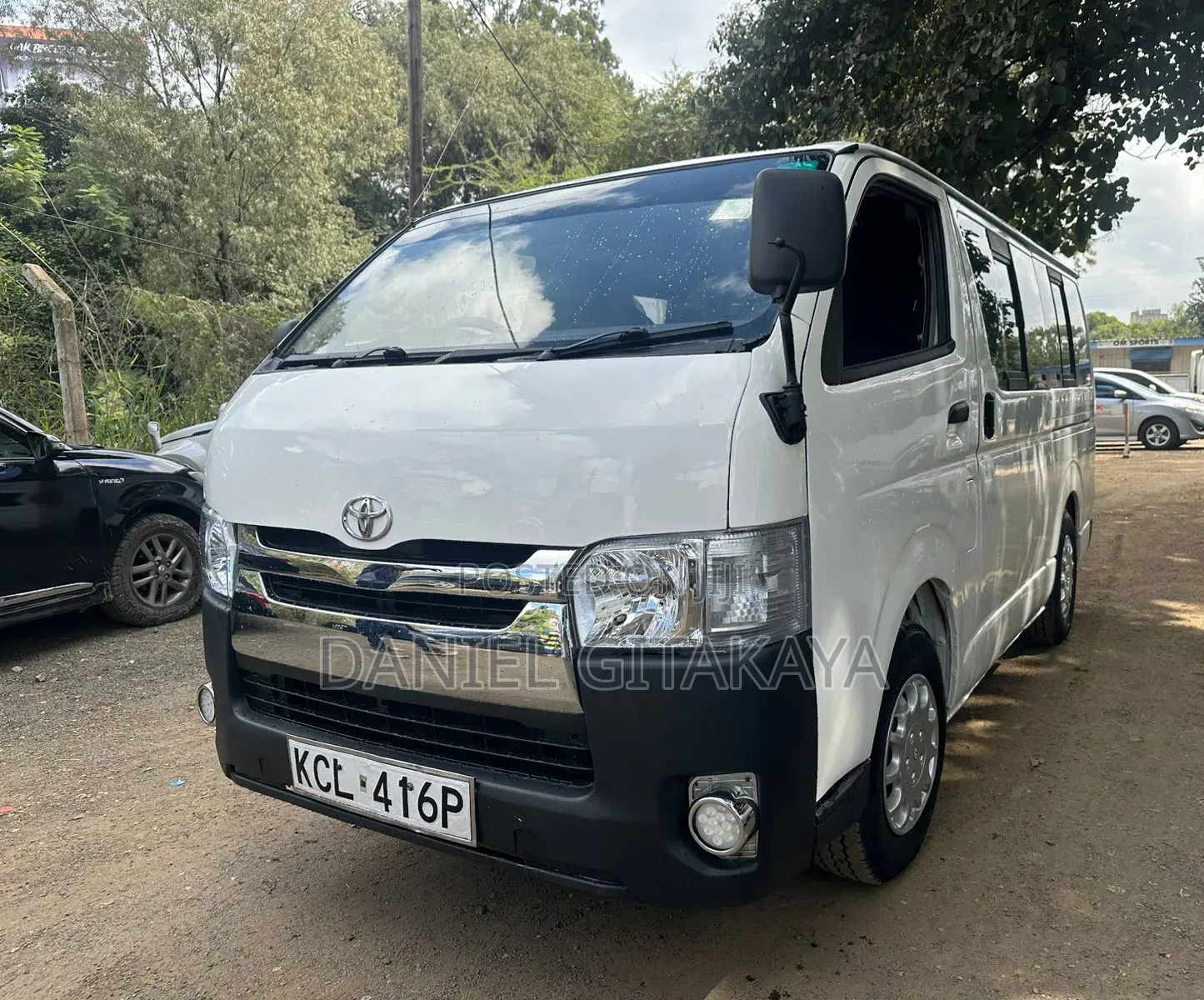 Toyota HiAce 2011 White