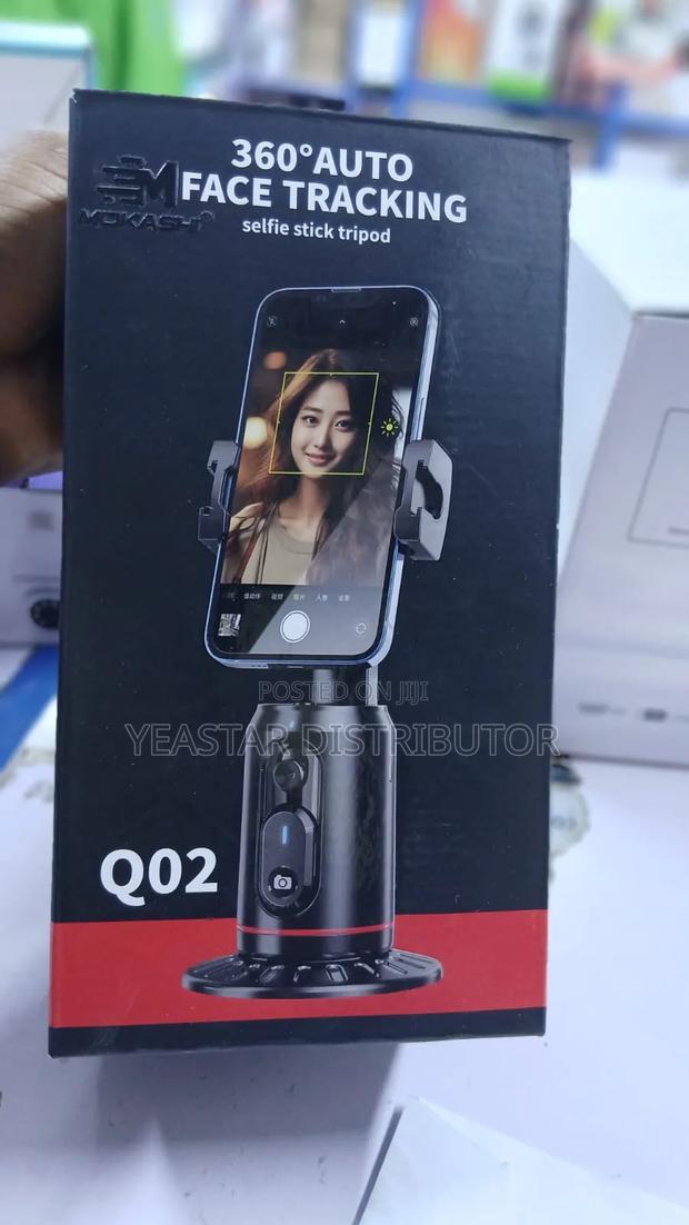 Q02 360° Auto Face Tracking Selfie Stick Tripod