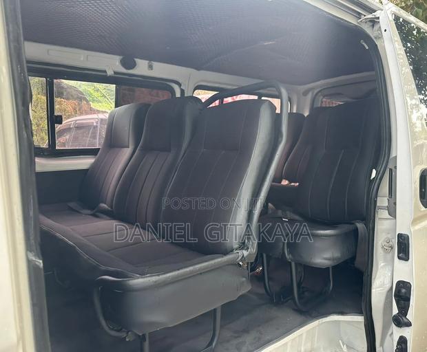 Toyota HiAce 2011 White - thumbnail 8