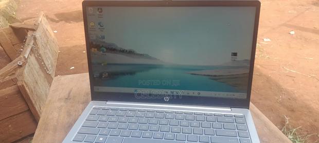 Laptop HP 14-ep0063 4GB Intel Core i5 SSD 512GB - thumbnail 3