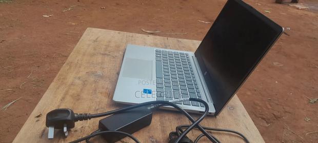 Laptop HP 14-ep0063 4GB Intel Core i5 SSD 512GB - thumbnail 9