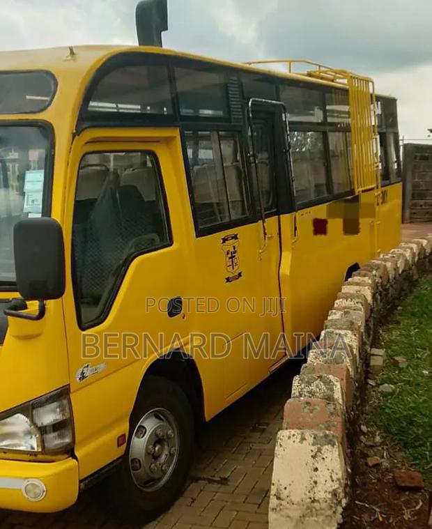 Isuzu NQR 2015 Yellow - thumbnail 2