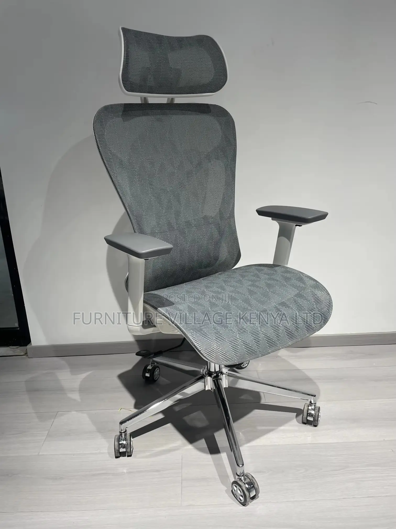 Office Chair: White Swivel Adjustable Footrest Office Seat