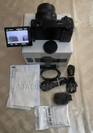 Sony Zv-E10 Mirrorless Camera With 16-50mm Lens