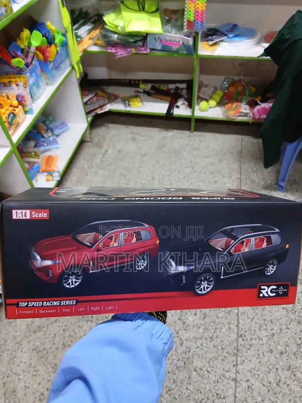 Super Racing Suv Rechargeable Remote Control Car - thumbnail 2