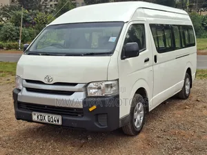 Toyota HiAce 2019 White