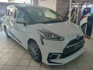 Toyota Sienta 1.5 Hybrid FWD 2018 Off white