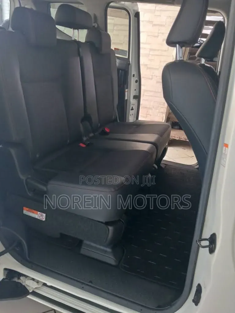 Toyota Sienta 1.5 Hybrid FWD 2018 Off white