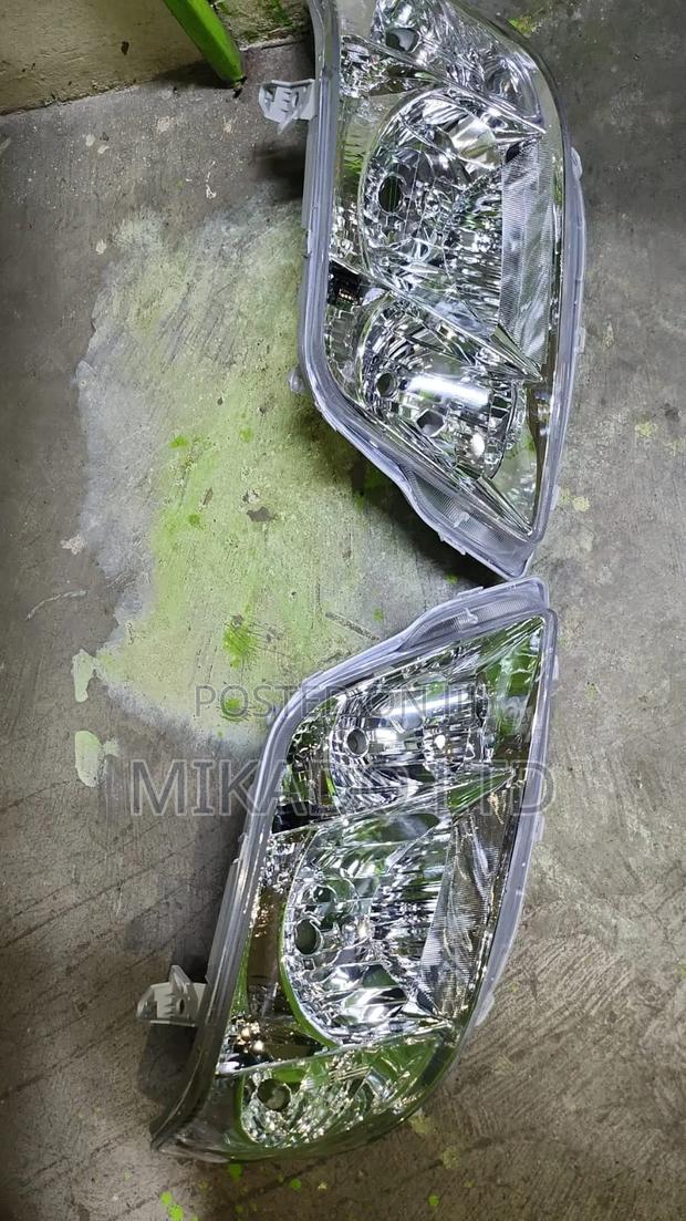 Fielder and Nze 2005 Non Xenon Headlights - thumbnail 2