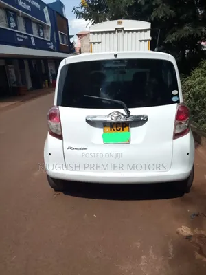 Toyota Ractis 2010 White
