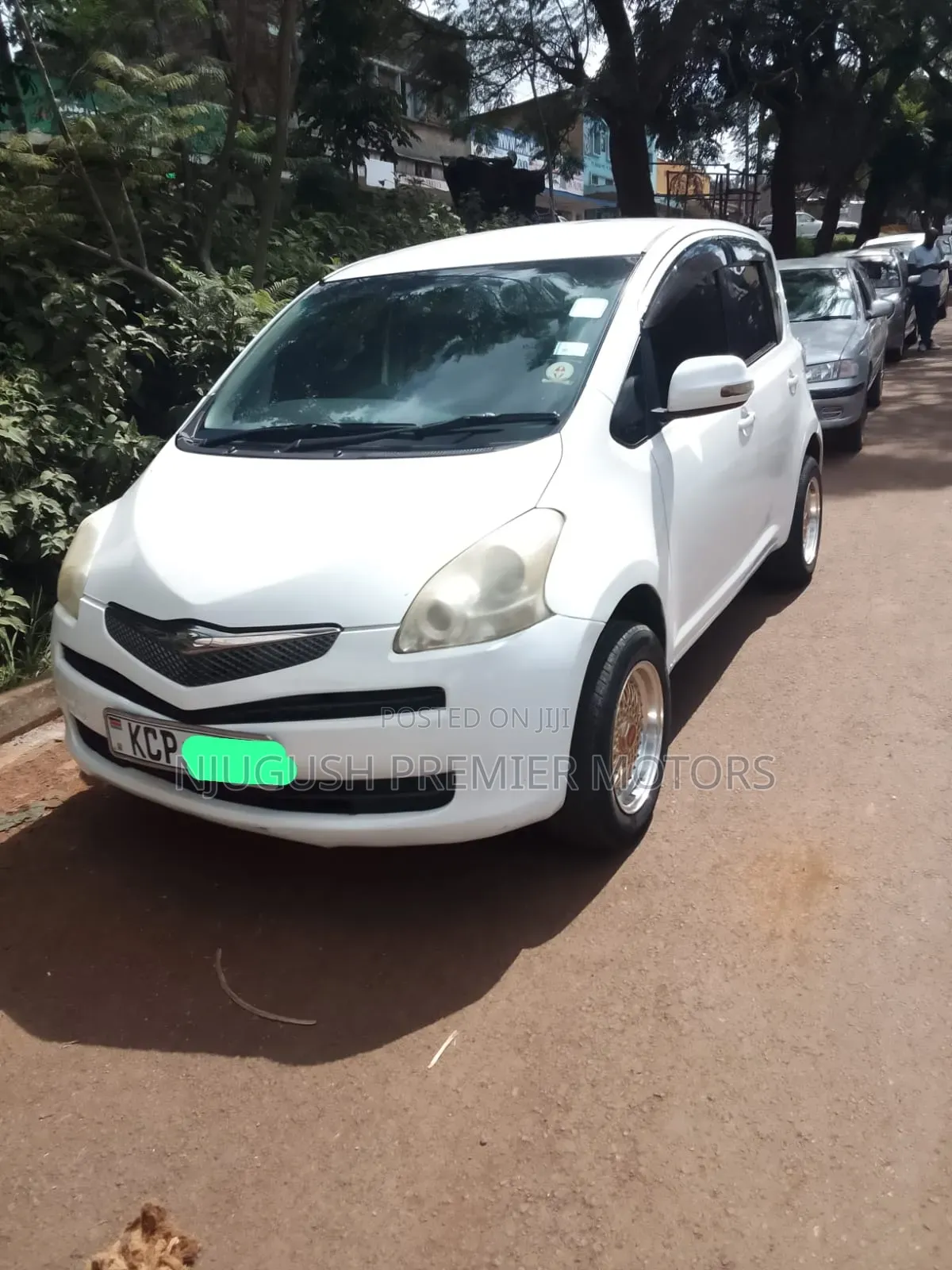 Toyota Ractis 2010 White