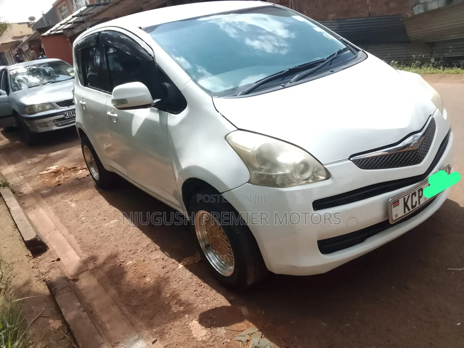 Toyota Ractis 2010 White