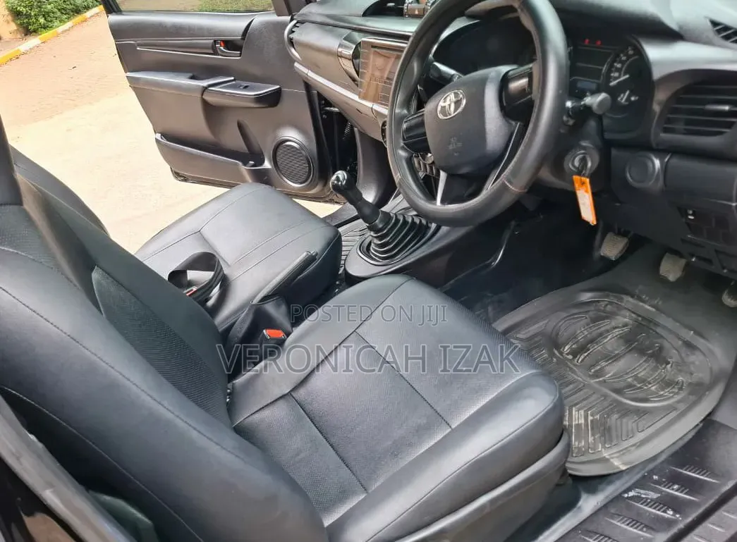Toyota Hilux 2019 Black