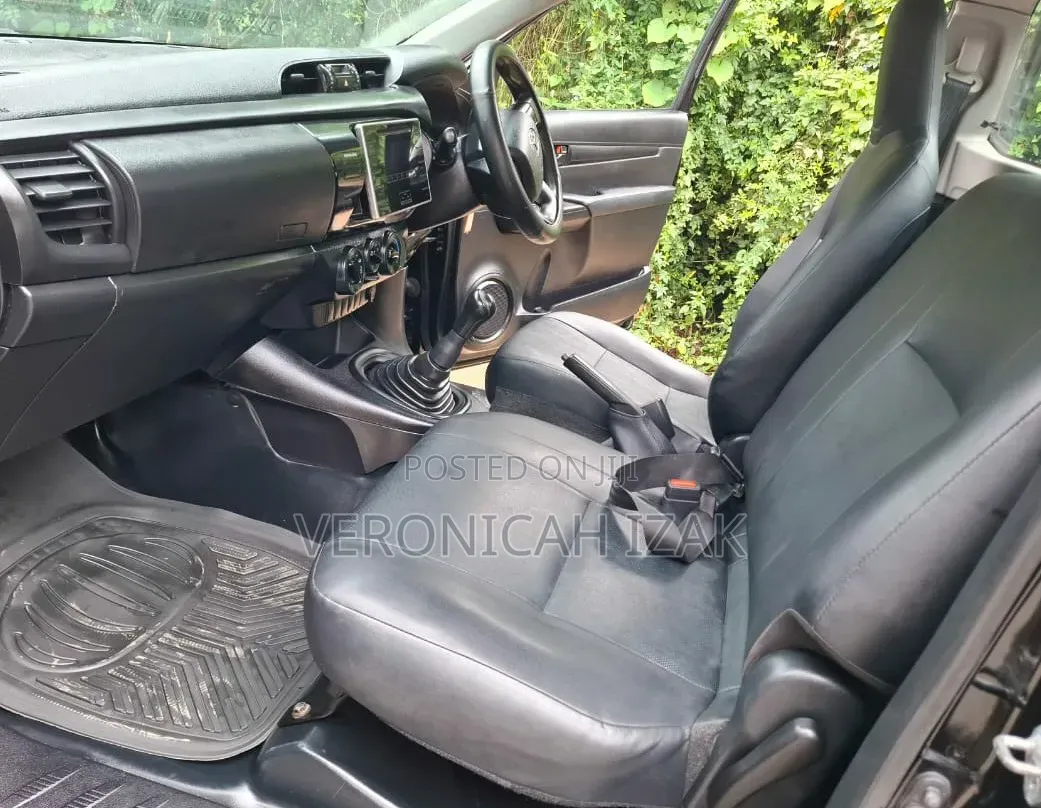 Toyota Hilux 2019 Black