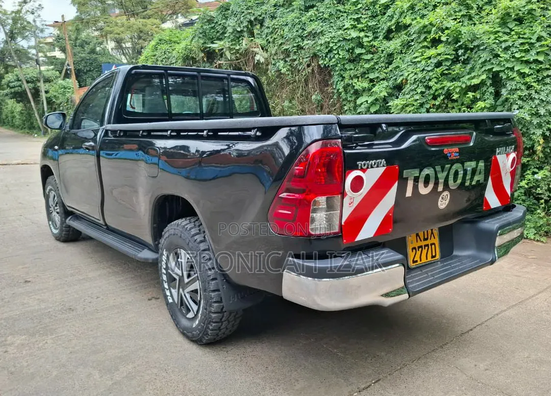 Toyota Hilux 2019 Black