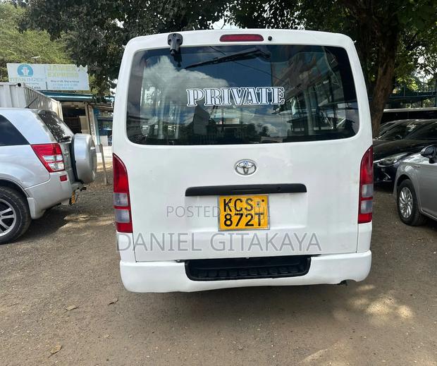 Toyota HiAce 2013 White - thumbnail 4